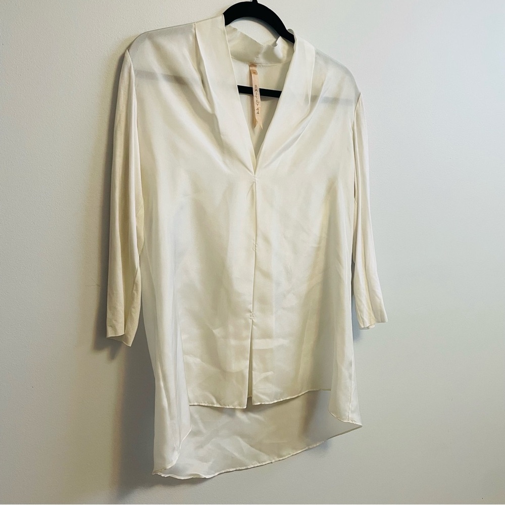 bailey44 sheer white silky top (M)